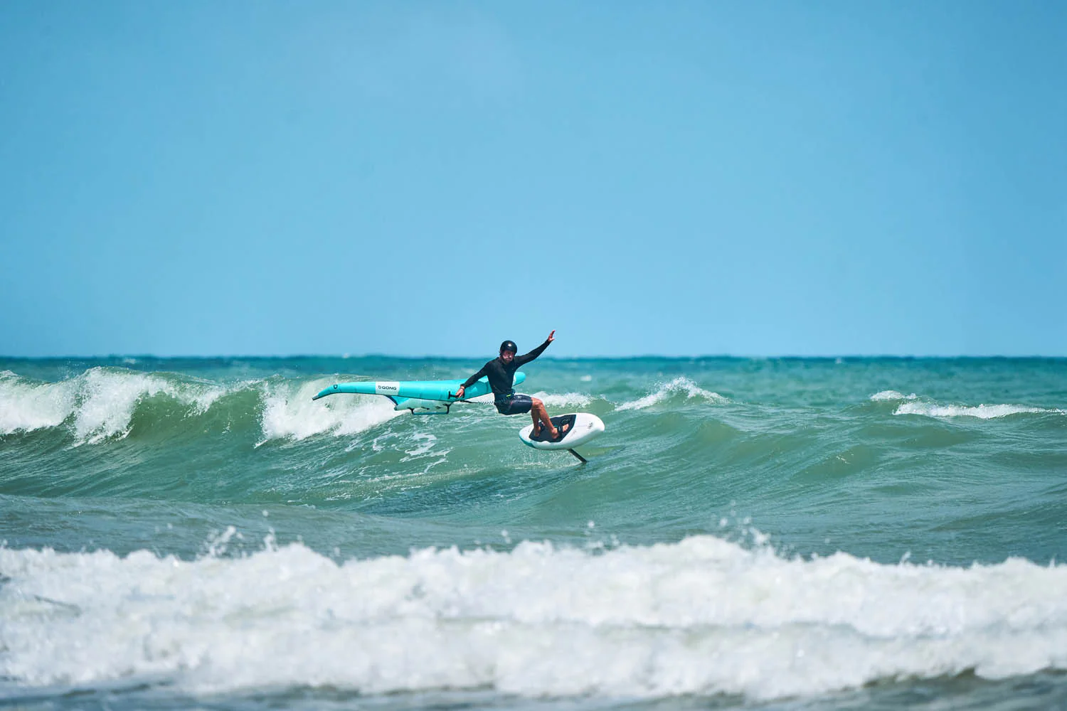 GONG | Wing foil Board Inflatable HIPE Cruzader - Image 29