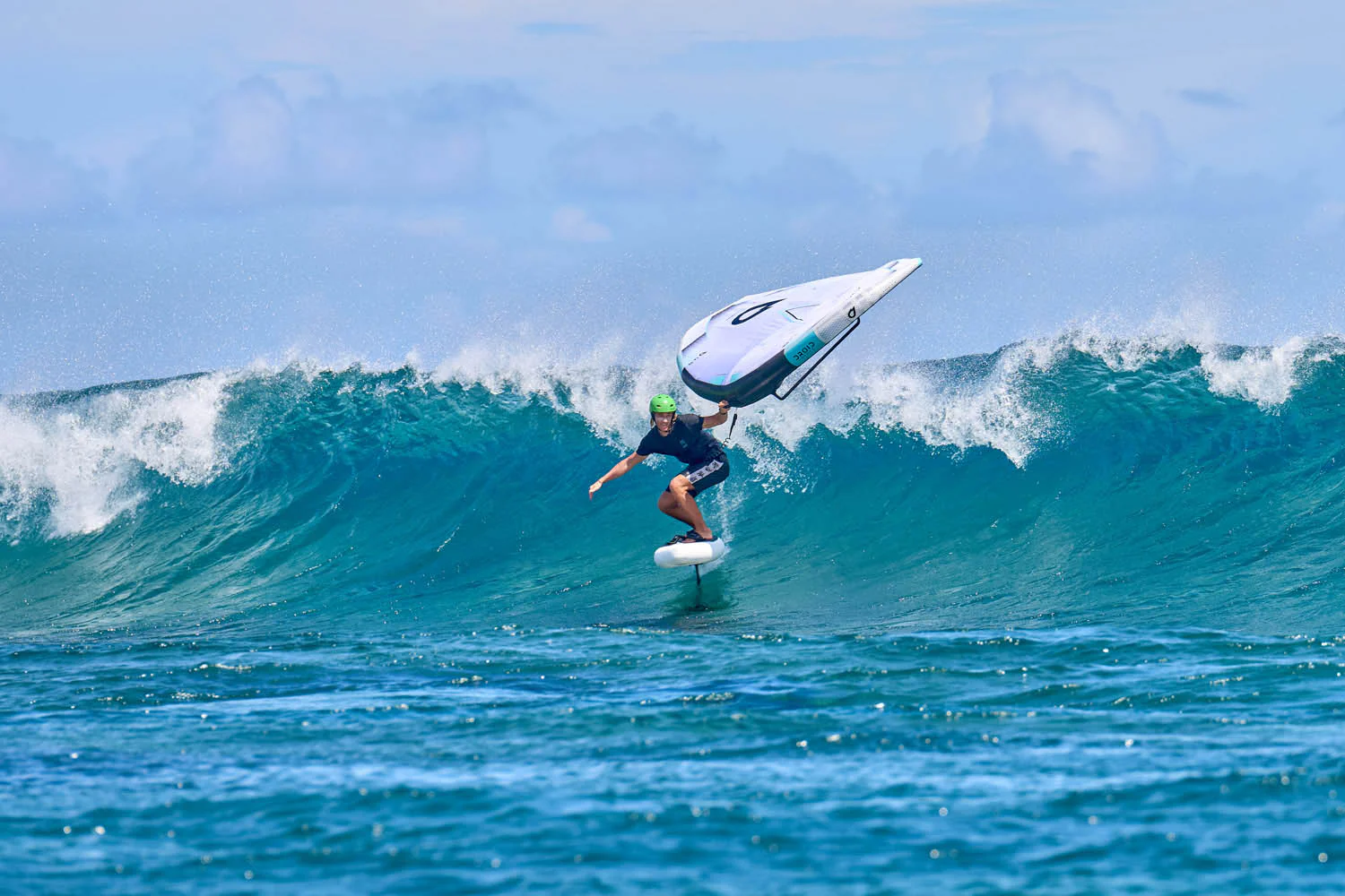 GONG | Wing foil Board Inflatable HIPE Cruzader - Image 10