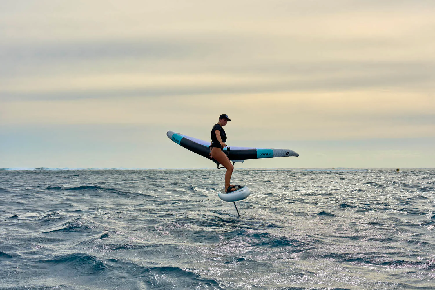 GONG | Wing foil Board Inflatable HIPE Cruzader - Image 29