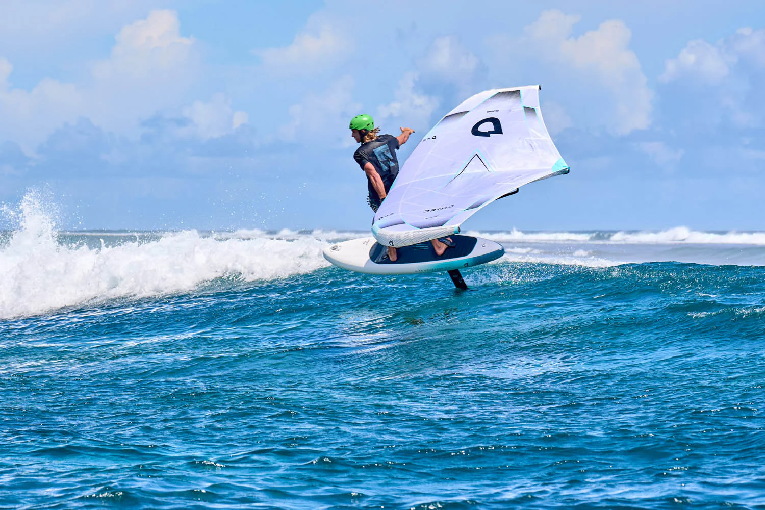 GONG | Wing foil Board Inflatable HIPE Cruzader - Image 41
